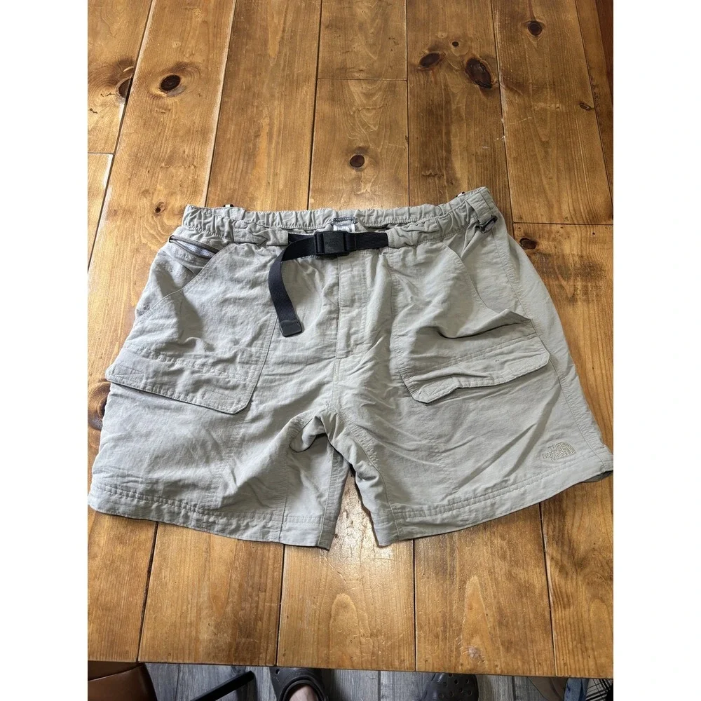 The North Face Men's XL Tan Cargo Hiking Shorts Outdoor Belted Elastic Waist